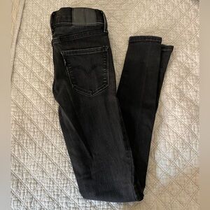 Sz 24 Levi’s High Rise Ultra Skinny Black Jean
